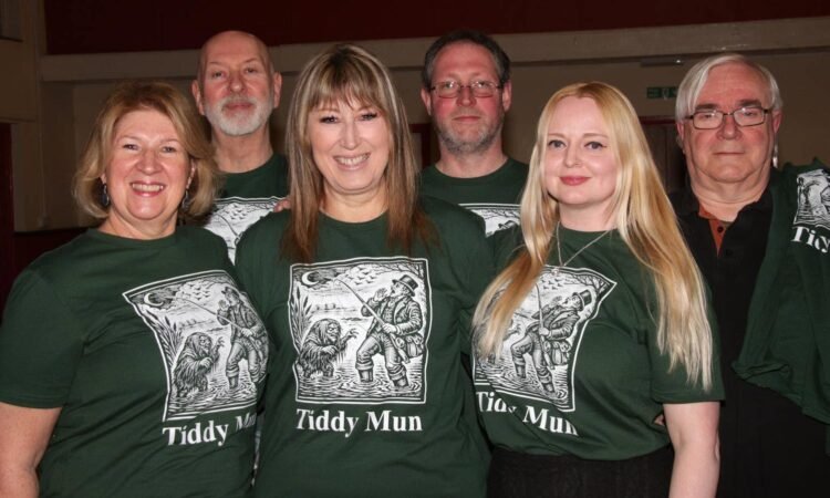 Tiddy Mun Band